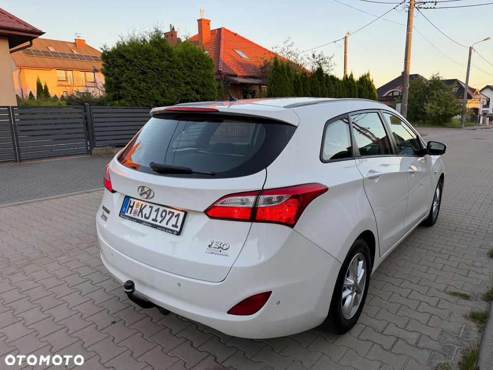 Hyundai i30 1.6 Comfort World Cup - 17