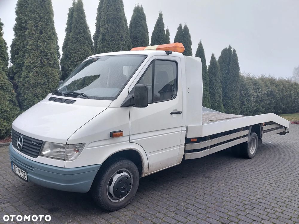 Mercedes-Benz 410 - 1