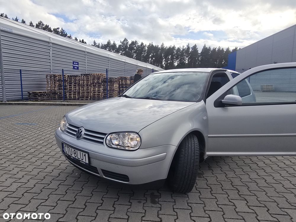 Volkswagen Golf - 4