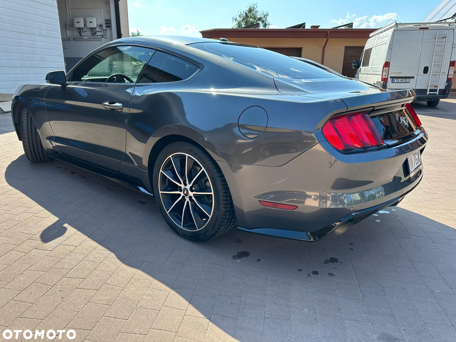 Ford Mustang - 6