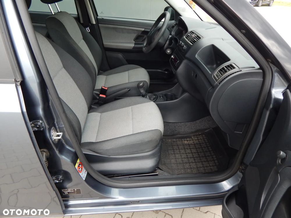 Skoda Fabia 1.2 HTP STYLE Edition - 16