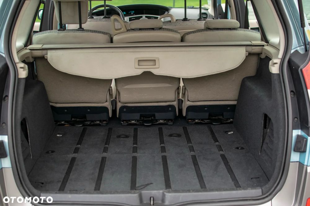 Renault Grand Scenic - 33