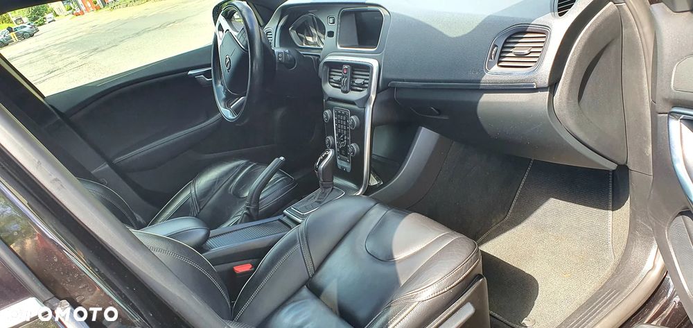 Volvo V40 D3 Geartronic RDesign - 5