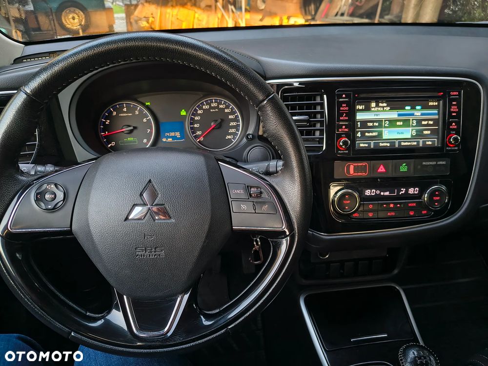 Mitsubishi Outlander 2.0 Invite + 2WD - 5