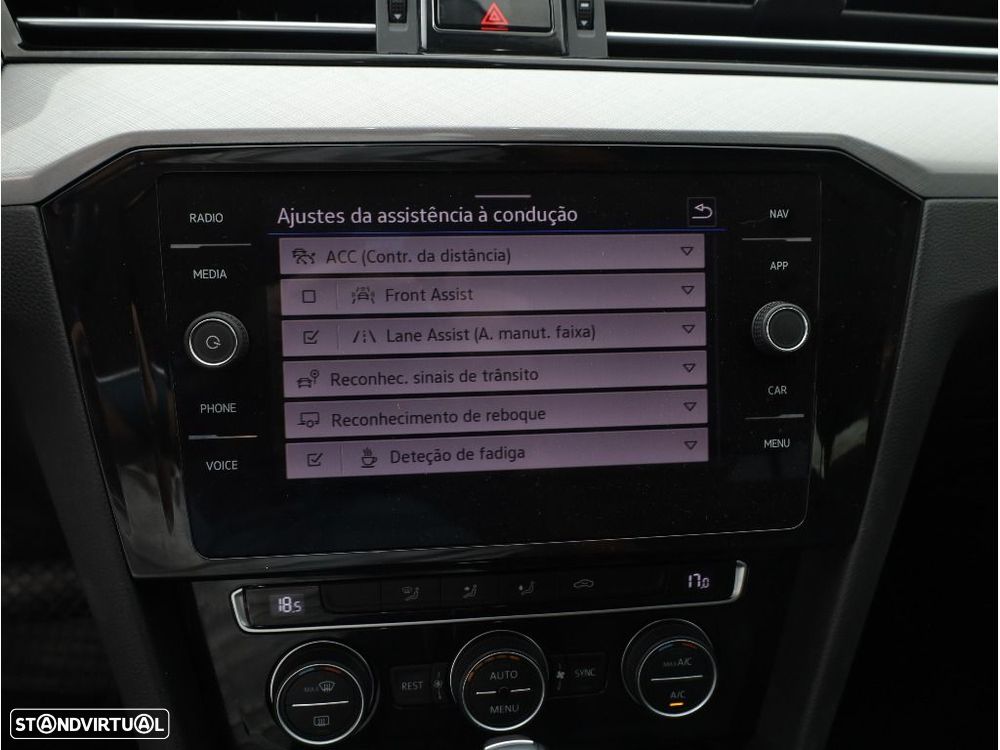 VW Passat Variant 1.6 TDI Business DSG - 22