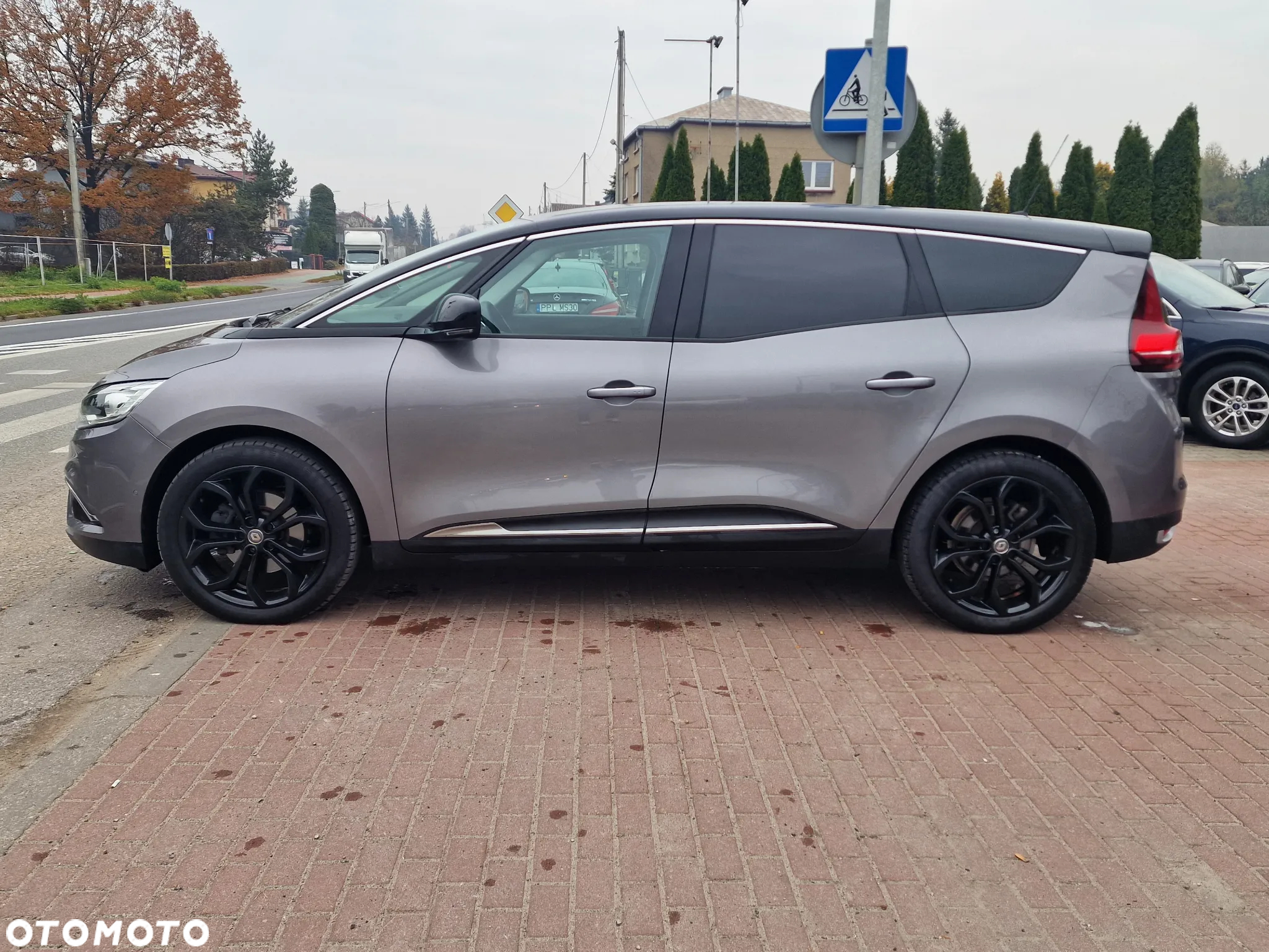 Renault Grand Scenic - 8