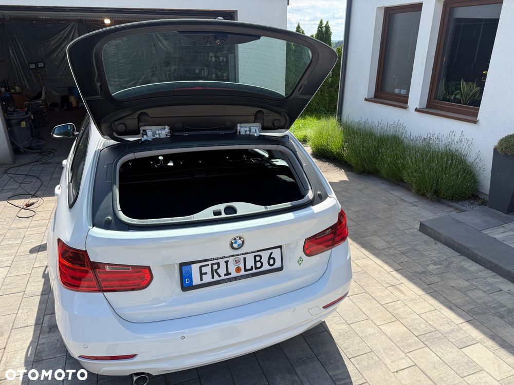 BMW Seria 3 320d Sport Line - 39