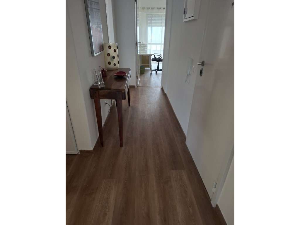 Apartamento T2 remodelado e mobilado com cozinha equipada. - Grande imagem: 4/7