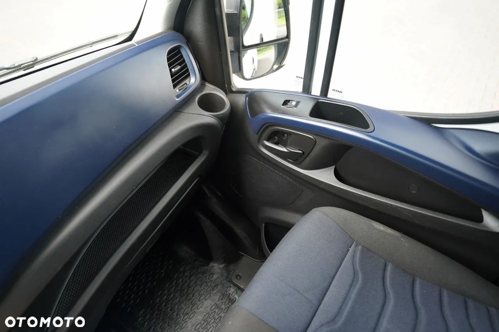 Iveco DAILY 35-140 / KONTENER 4,3 M / HI -MATIC / BLIŹNIAK  / ROLETA / SPROWADZONY - 30