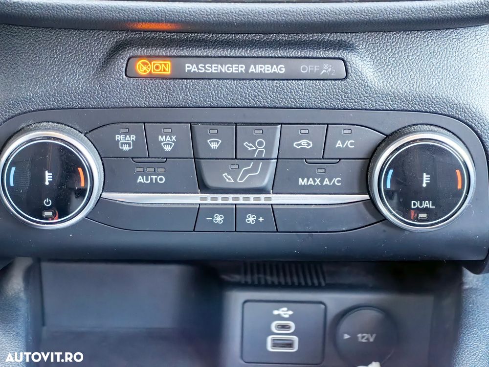 Ford Kuga 2.5 Duratec FHEV ST-LINE - 21