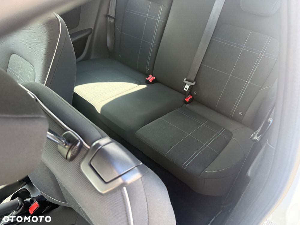 Ford Fiesta 1.1 S&S COOL&CONNECT - 11