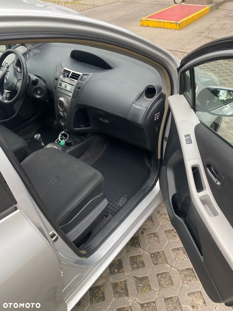 Toyota Yaris 1.33 Sol MM - 11