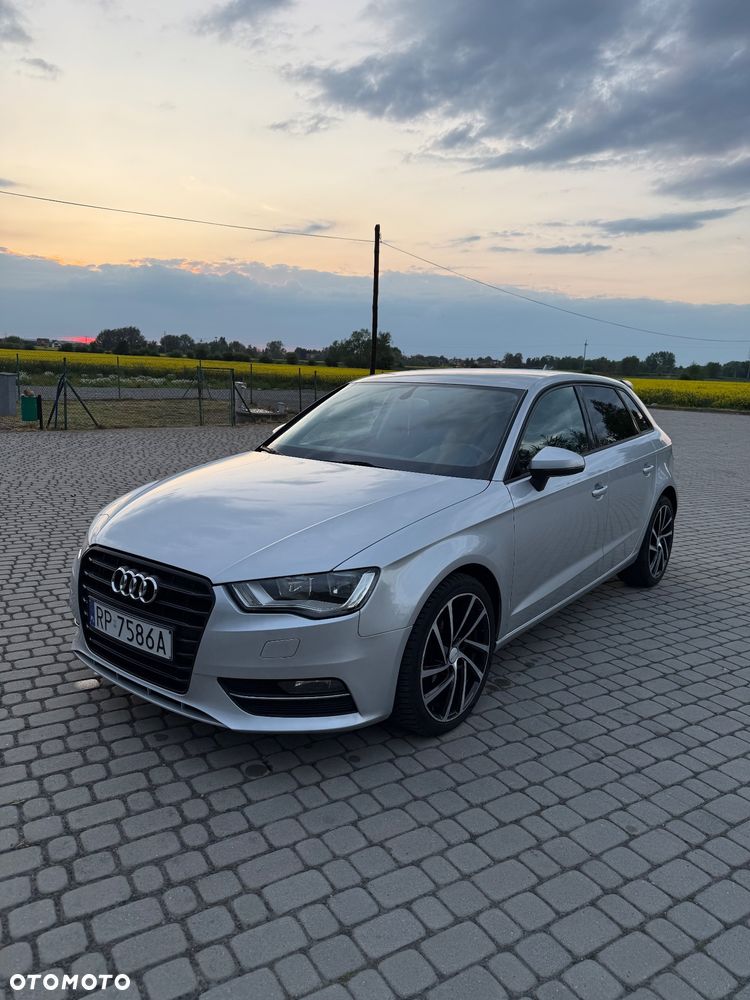 Audi A3 Sportback 1.6 TDI DPF Ambition S tronic - 12