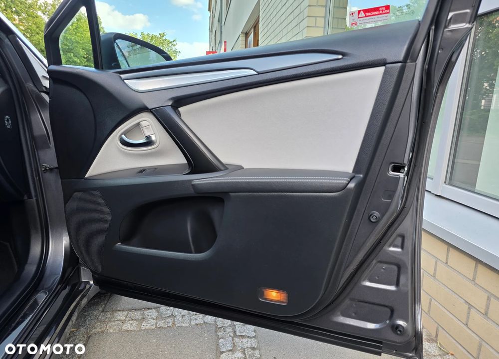 Toyota Avensis - 25