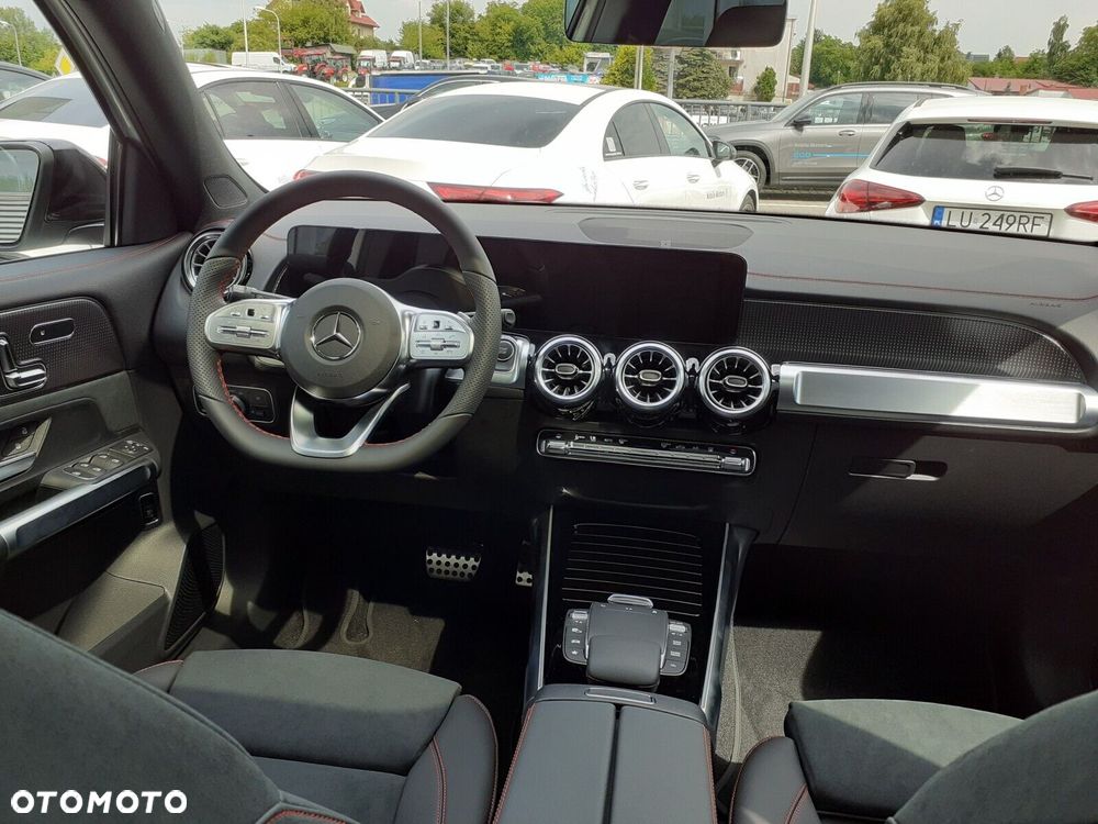 Mercedes-Benz EQB - 28