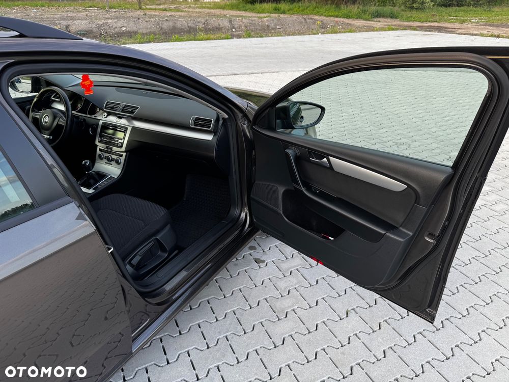 Volkswagen Passat 1.6 TDI Comfortline - 18