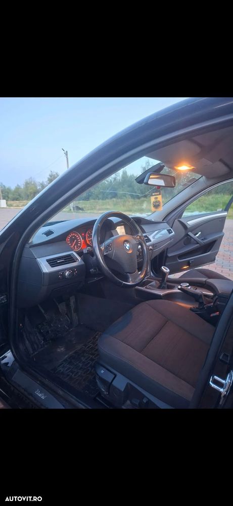 BMW Seria 5 520i - 11