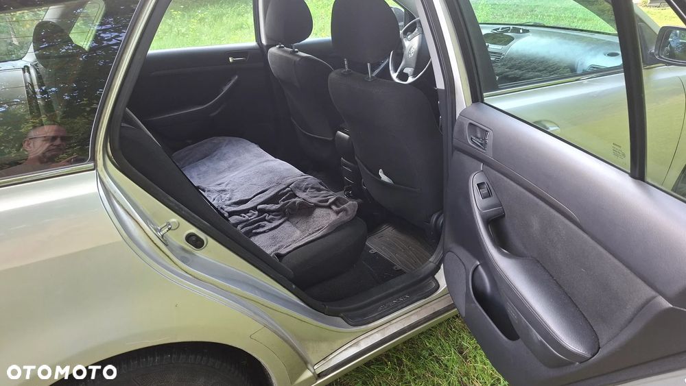 Toyota Avensis 1.8 VVT-i Sol - 19