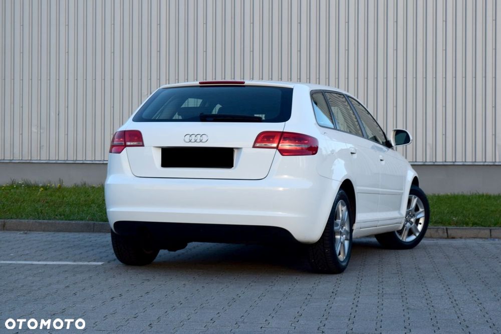 Audi A3 Sportback 1.6 Ambiente - 8