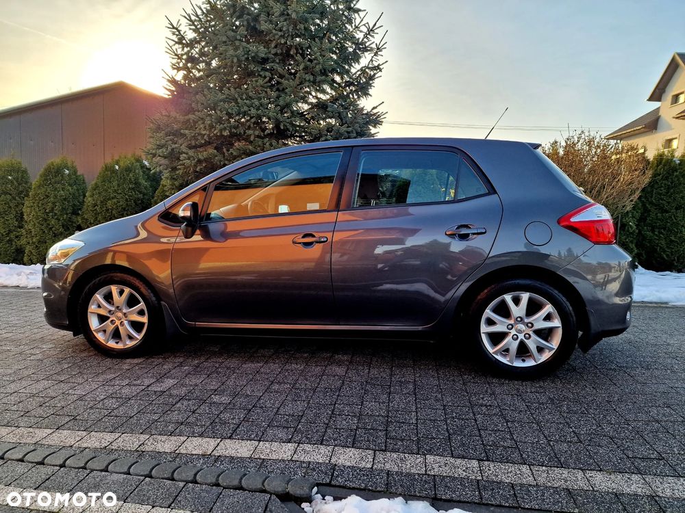 Toyota Auris 1.6 Premium - 11