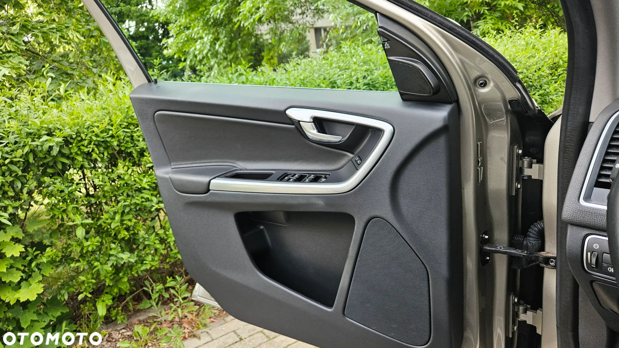 Volvo XC 60 D4 Drive-E Momentum - 23