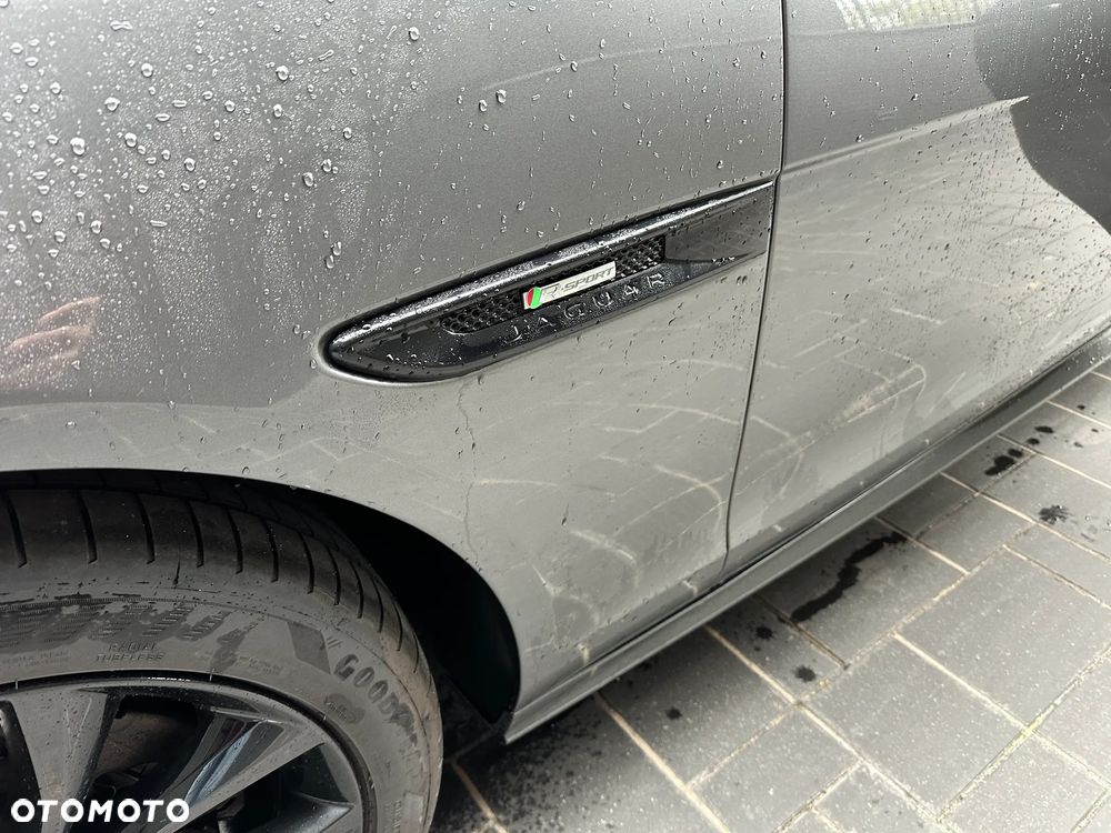 Jaguar XF 2.0 i4D R-Sport - 19
