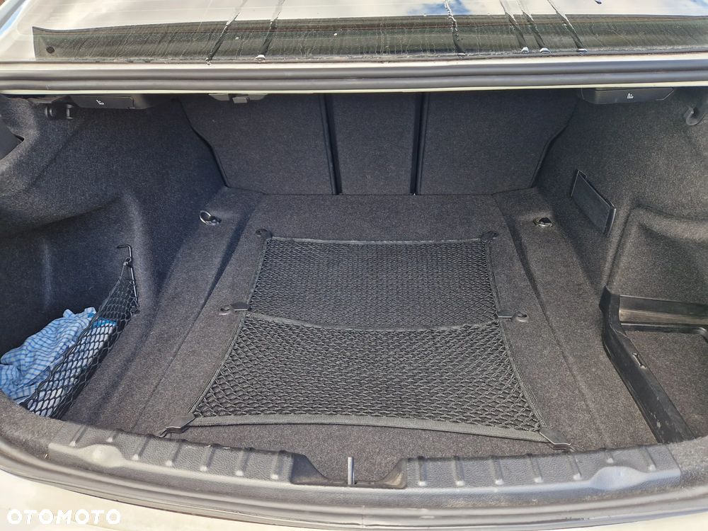 BMW Seria 3 318i Sport Line Shadow - 3