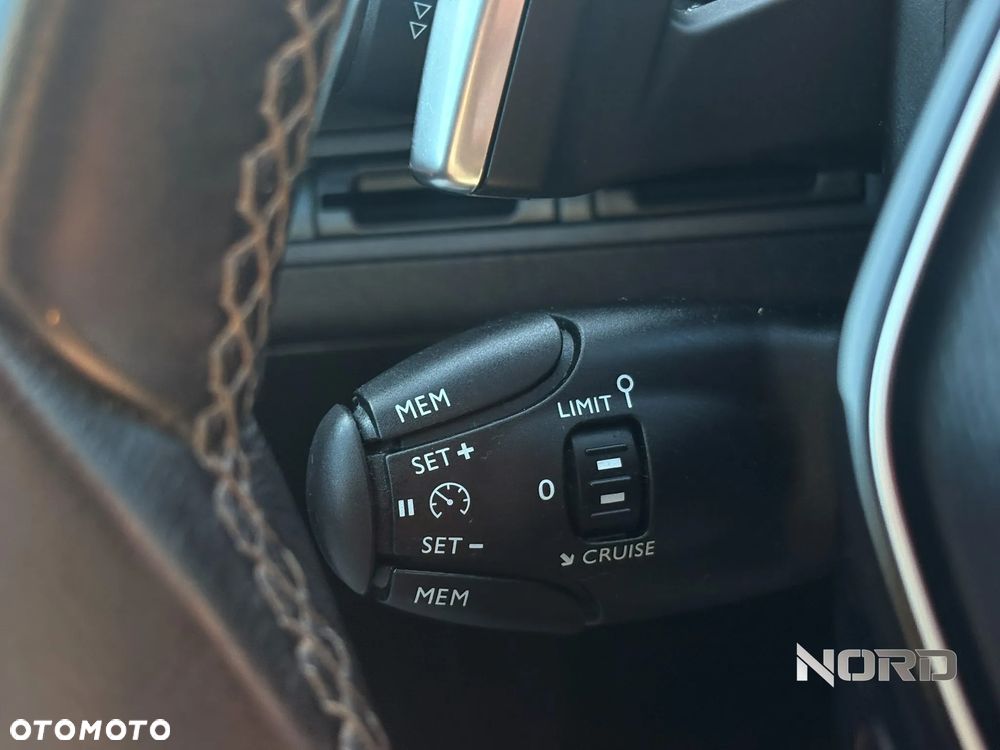 Peugeot 5008 PureTech 130 EAT6 Allure - 26