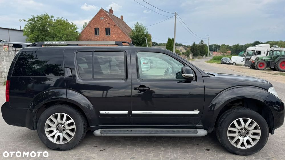 Nissan Pathfinder - 4
