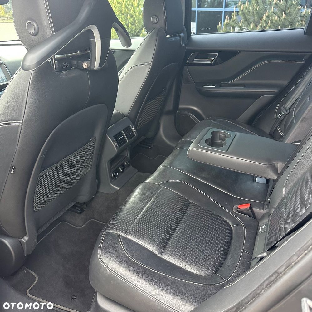 Jaguar F-Pace 2.0 i4D AWD Chequered Flag - 28