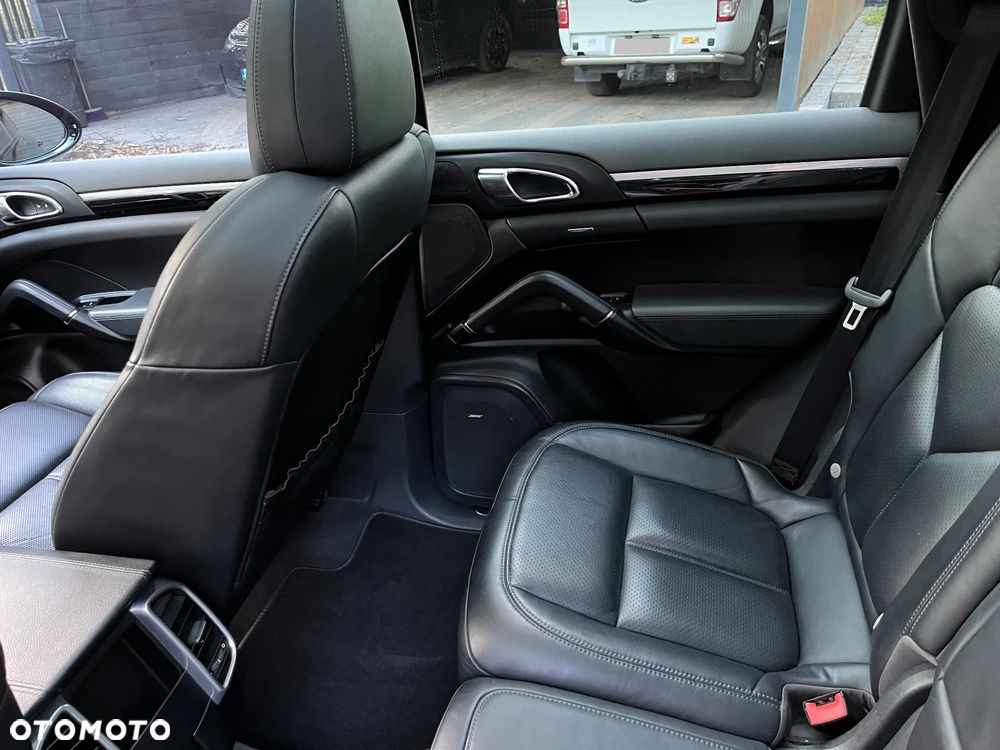 Porsche Cayenne Platinum Edition - 27