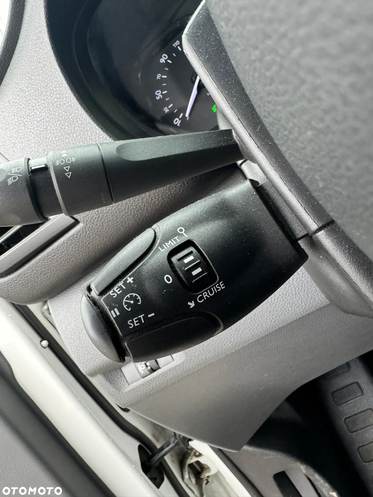 Opel Vivaro - 10