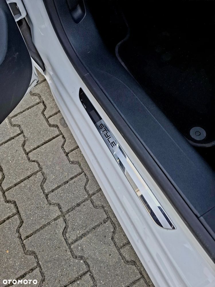 Peugeot 208 82 VTI Style - 16