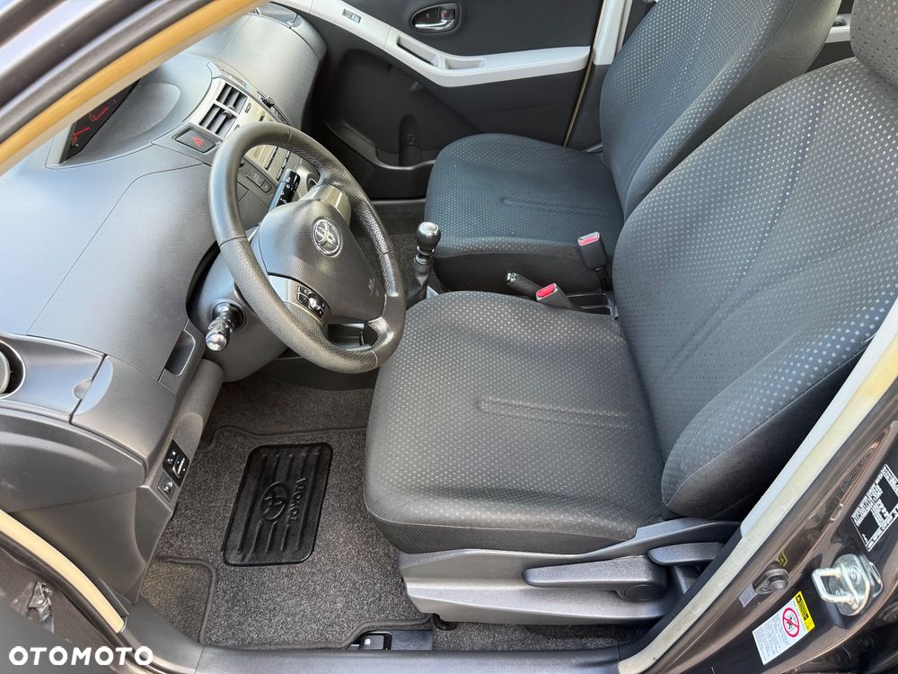 Toyota Yaris 1.33 2010 - 17