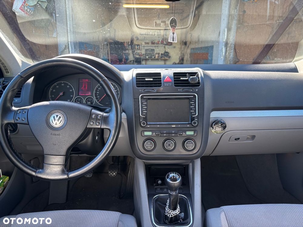 Volkswagen Jetta 2.0 FSI Sportline - 9
