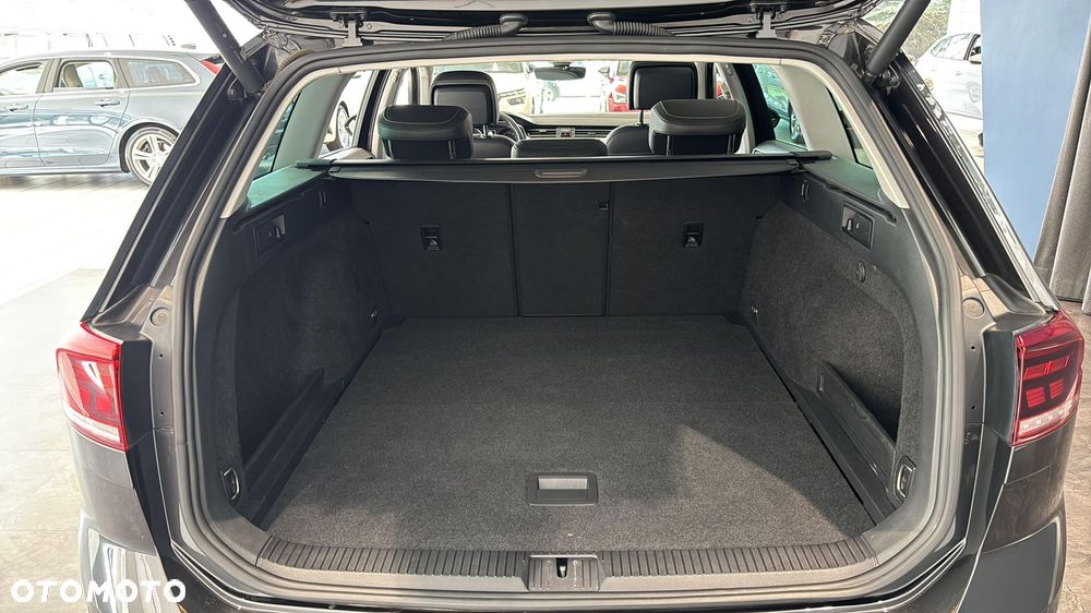 Volkswagen Passat 2.0 TDI EVO Elegance DSG - 17