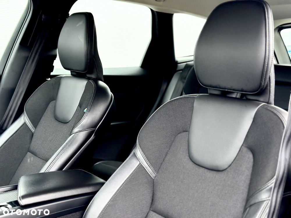 Volvo XC 60 D4 Momentum Pro - 27