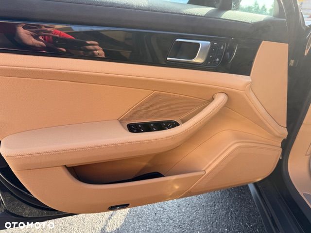 Porsche Panamera 4S E-Hybrid - 22