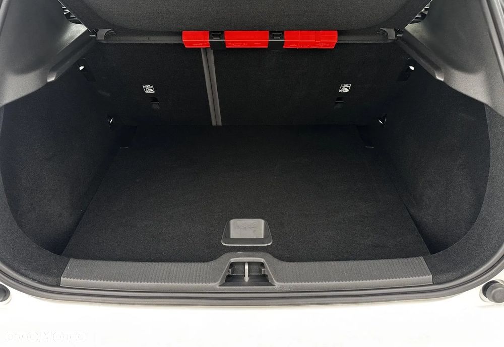 Volvo EX30 69kWh Single Motor Long Range Ultra - 10