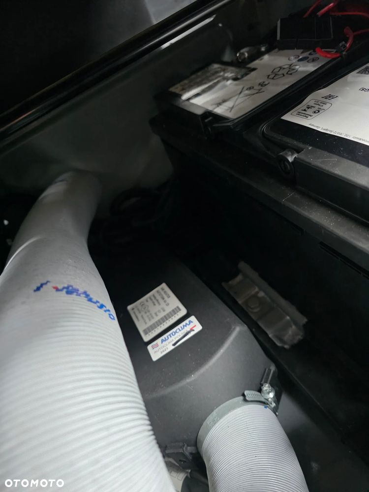 Mercedes-Benz Sprinter - 14