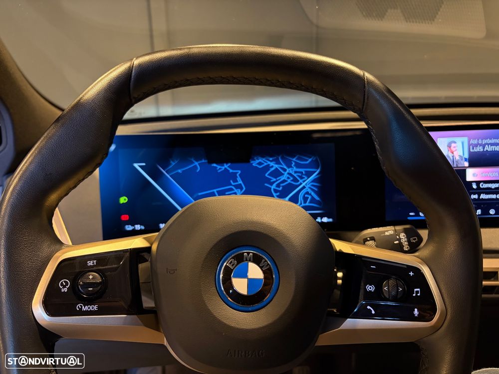 BMW iX xDrive40 - 11