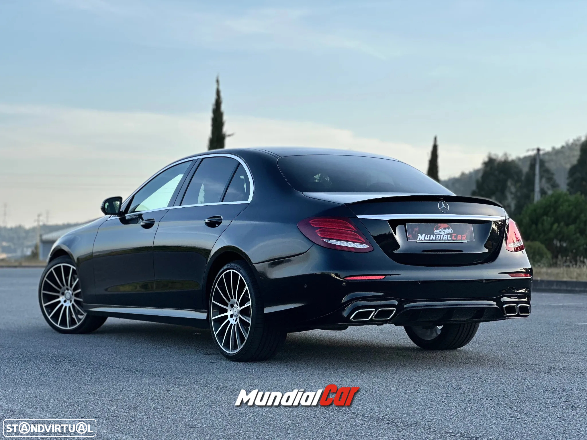 Mercedes-Benz E 220 d 4Matic T 9G-TRONIC AMG Line - 13