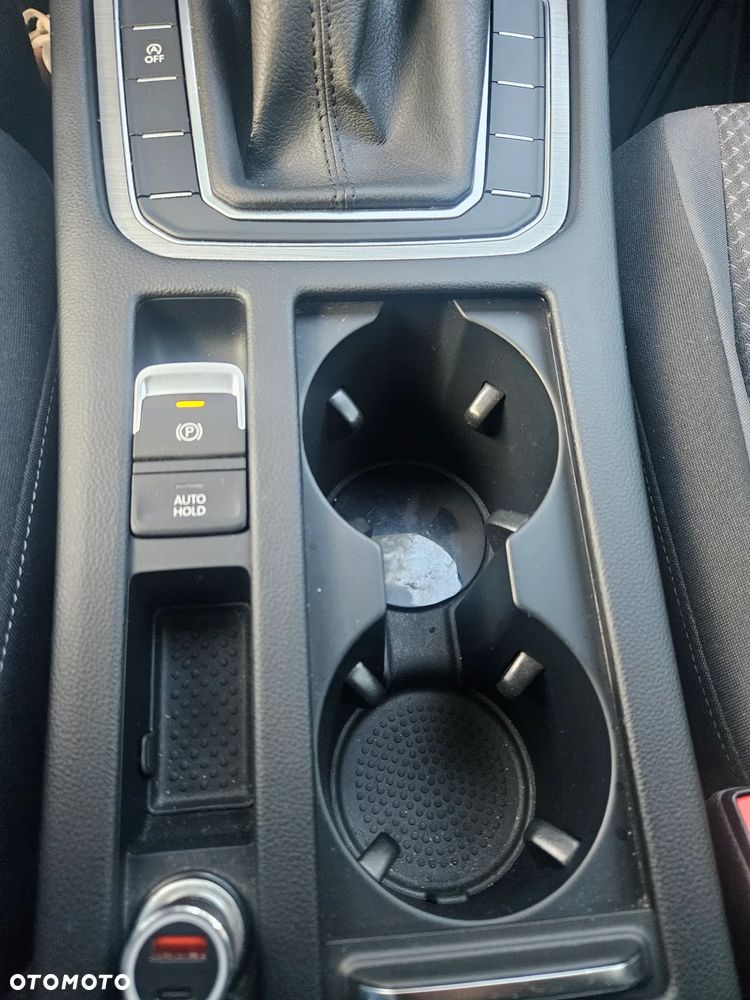 Volkswagen Passat - 5
