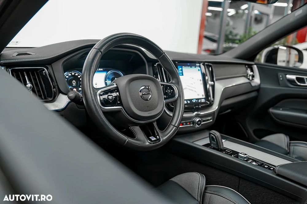 Volvo XC 60 ver-t8-twin-engine-awd-r--design - 16