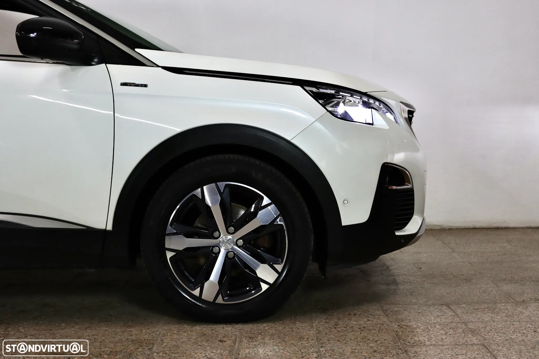 Peugeot 5008 1.5 BlueHDi GT Line J19 EAT8 - 35