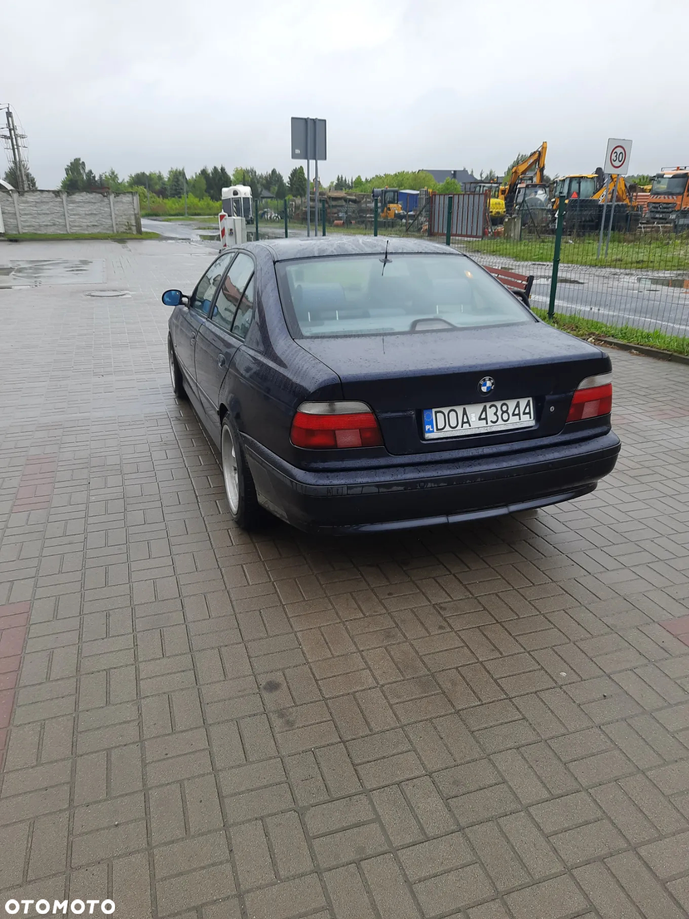 BMW Seria 5 528i - 2