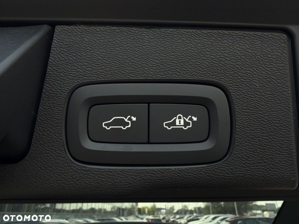 Volvo XC 60 - 30