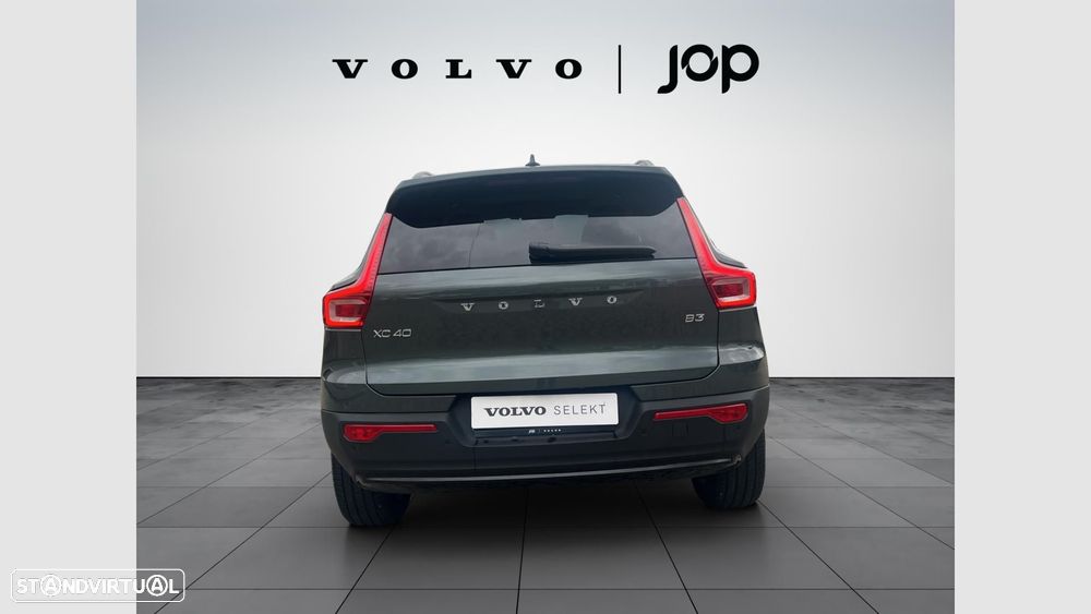 Volvo XC 40 2.0 B3 Plus Dark - 4