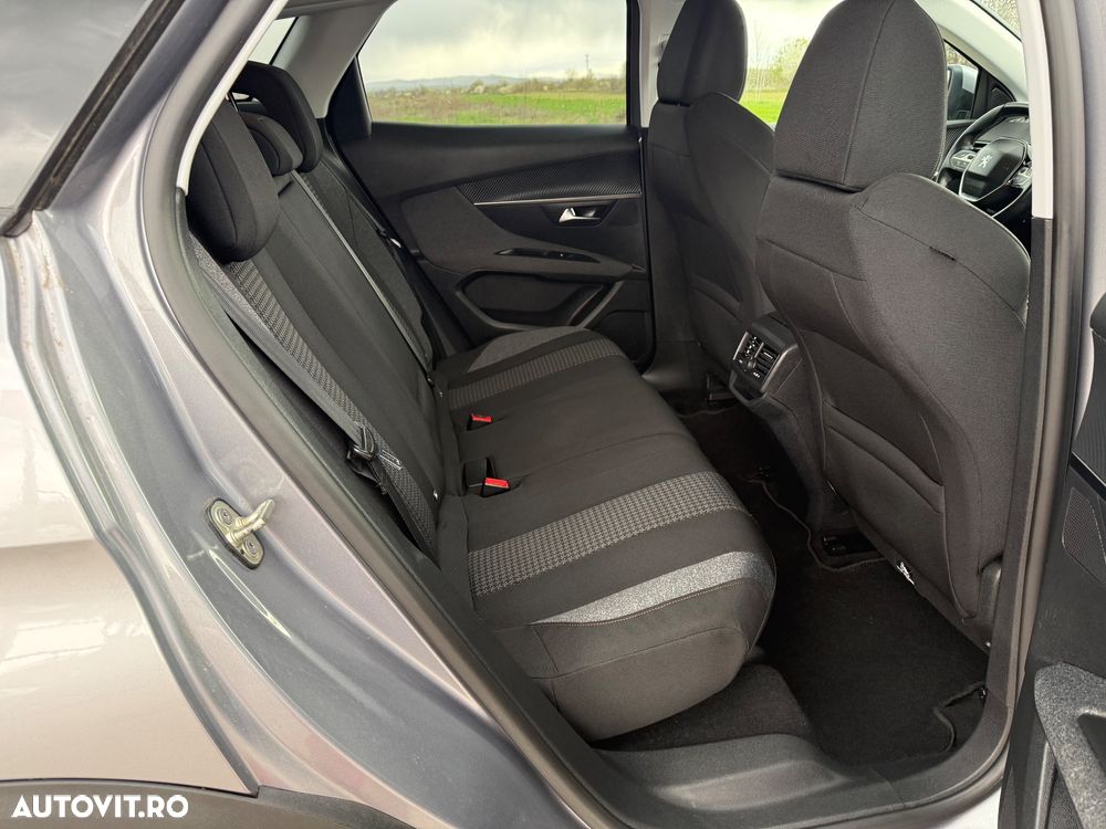 Peugeot 3008 1.2 PureTech Turbo S&S EAT6 Allure - 8