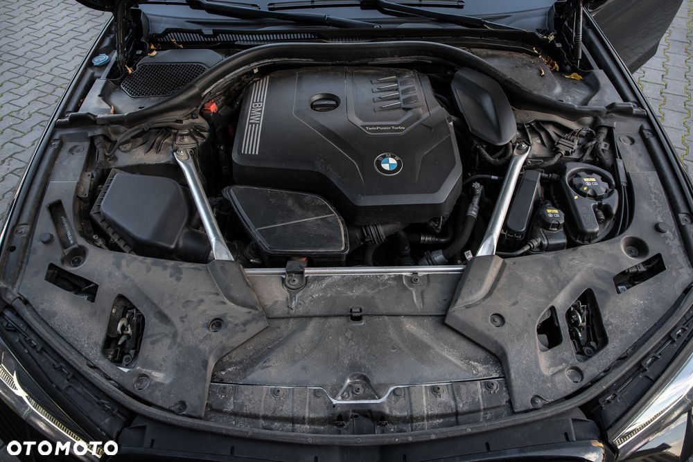 BMW Seria 5 530i xDrive Sport Line sport - 36